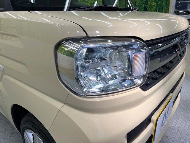 【LEDヘッドライト】悪天候や夜間走行時も良好な視界を確保し安心して運転できる高輝度LEDヘッドライトを装備！点灯速度が早く、消費電力も抑えられています。