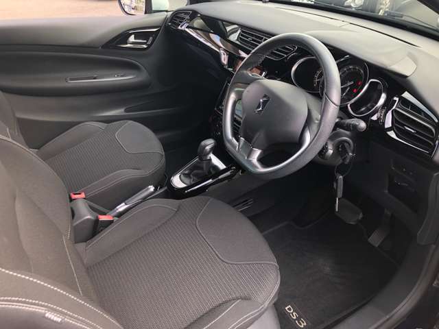 内外装は現況優先となります。現車確認をお願いいたします。