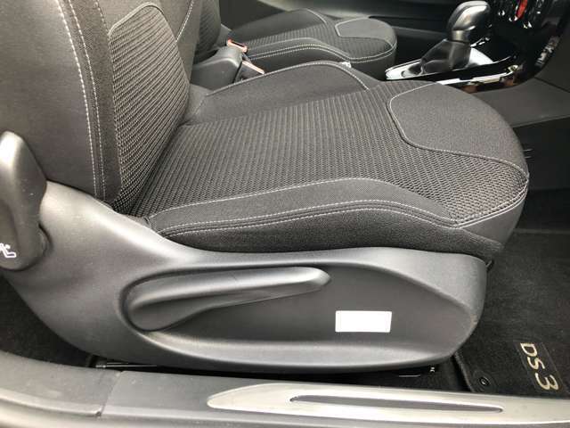 内外装は現況優先となります。現車確認をお願いいたします。