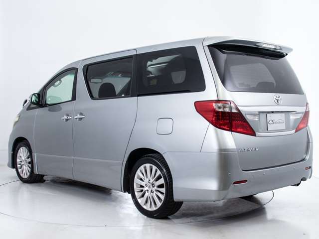 当社はご遠方お客様でも販売OK！ 現車の確認は、電話でお話ししながら、気になる部分を実況中継します。さらに、気になる箇所を含め沢山のお写真をメールや郵送でお送りします。まずは一度お電話、メールにて！