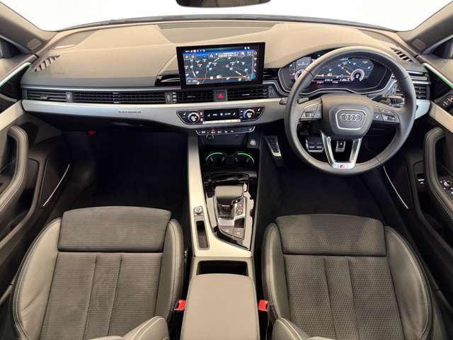 アウディならではの洗練された高級感と落ち着きのあるデザインは秀逸です。シートにMMIのナビゲーションも操作性良好です。
