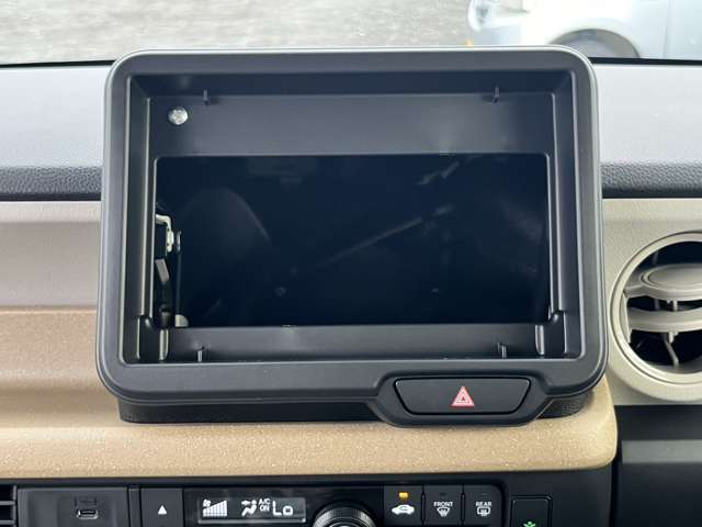 自社保証は6カ月または5000kmのどちらか早い方になります。別途費用で保証継承や延長保証もございます。