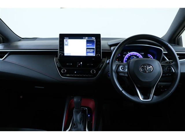 運転席から見たインパネ周りです。シートからはメーターはもちろん、広く周りを見渡せるフロントウィンド＆インパネはリラックスして運転に集中することが出来ます！