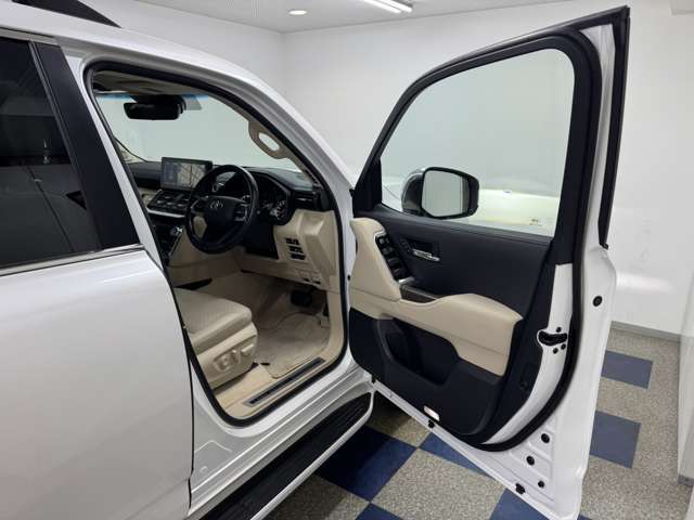 【品質保証】弊社では、査定時および入庫時に修復歴の有無を厳重にチェックしております。また、第三者機関(カーセンサー認定会社AIS)により、一台一台実車を検査し、ダブルチェック体制をとっております。