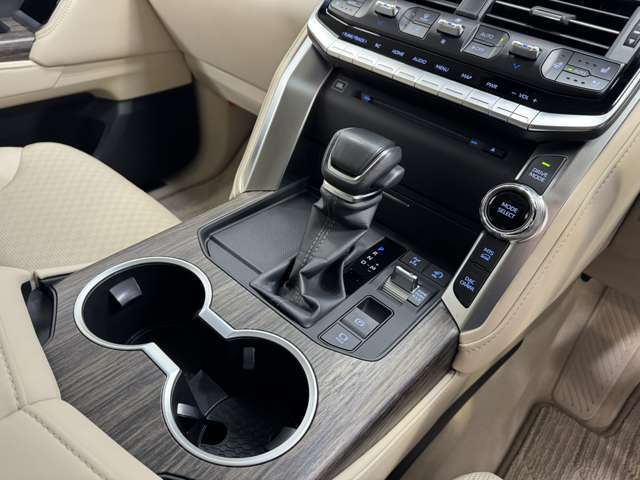 ワンオーナー　禁煙車　リヤエンターテイメント　純正JBLナビ　TV　ベージュ革シート　サンルーフ　パノラミックビュー　BSM　HUD　RCTA　ブラックルーフレール