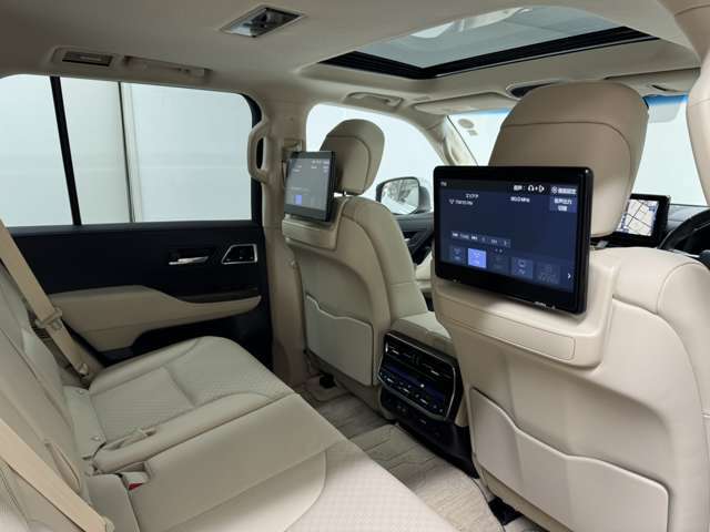 【品質保証】弊社では、査定時および入庫時に修復歴の有無を厳重にチェックしております。また、第三者機関(カーセンサー認定会社AIS)により、一台一台実車を検査し、ダブルチェック体制をとっております。