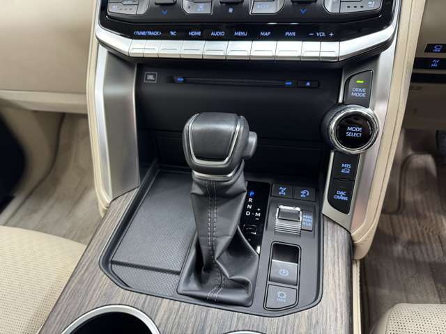 ワンオーナー　禁煙車　リヤエンターテイメント　純正JBLナビ　TV　ベージュ革シート　サンルーフ　パノラミックビュー　BSM　HUD　RCTA　ブラックルーフレール