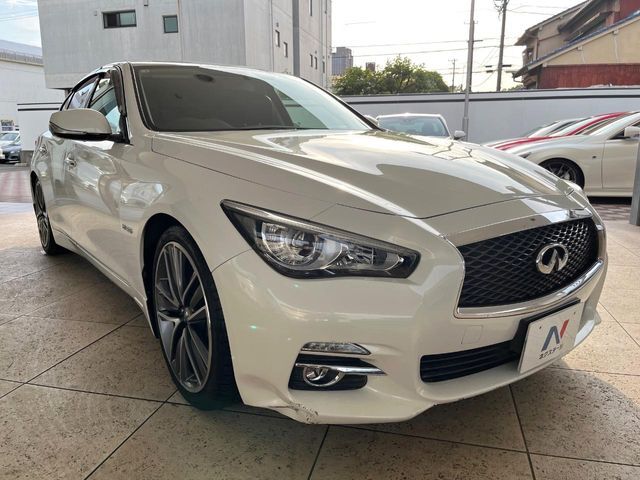 大好評のボディコーティング「弾スプラッシュコート」もご納車までに施工可能。通常のガラスコートと異なる、耐久年数6年の無機質ガラスコーティングが、ボディをキレイな状態に保ってくれます。