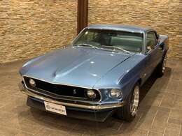 1969年モデルからのマスタングに搭載された428コブラジェットには、1968年のワークスドラッグレーサーで使われた強化コンロッド＆フルバランスクランク＆フライホイール、