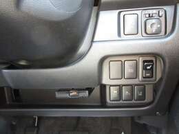 運転席シートヒーター付！ハンドル下には、小物入れとETCがあって便利！