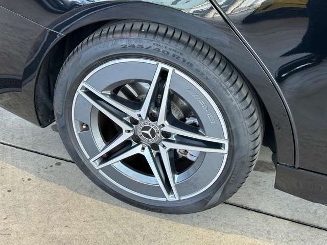 メルセデス・ベンツの定める厳しい基準をクリアしたお車のみをご案内させて頂きます。「認定中古車」は納車前整備がポイントです。販売するに相応しい車両の選定と、納車前整備に力を注いでおります。