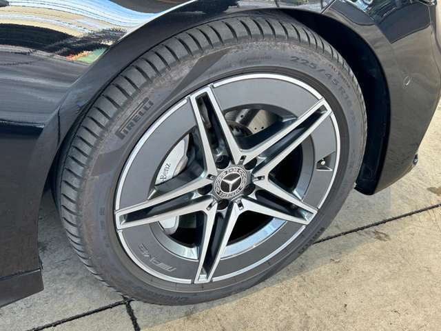 メルセデス・ベンツの定める厳しい基準をクリアしたお車のみをご案内させて頂きます。「認定中古車」は納車前整備がポイントです。販売するに相応しい車両の選定と、納車前整備に力を注いでおります。