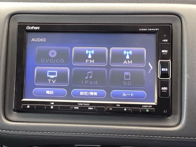 ナビ機能だけでなく、フルセグ、Bluetooth、DVDとCD再生などのオーディオ機能がついています！