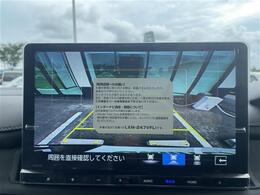 【バックモニター】後ろのカメラの映像がモニターに映し出されるので、後方の見えない死角や、障害物との距離感などもしっかり安全確認することができます！