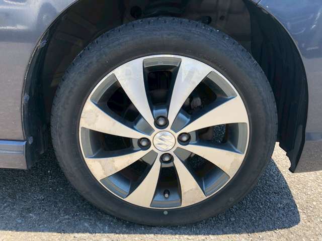 納車前のボディガラスコーティングやポリマーコーティングも専門の業者が常駐しておりクオリティの高いコーティングを低価格にてご提供しております♪