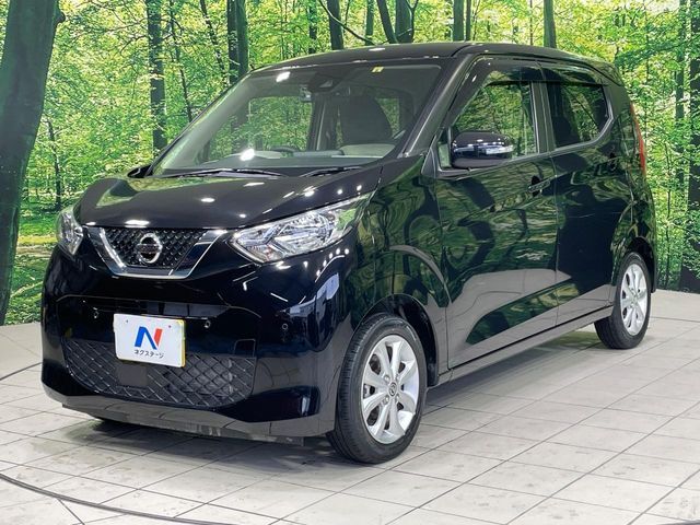 大好評のボディコーティング「弾スプラッシュコート」もご納車までに施工可能。通常のガラスコートと異なる、耐久年数6年の無機質ガラスコーティングが、ボディをキレイな状態に保ってくれます。