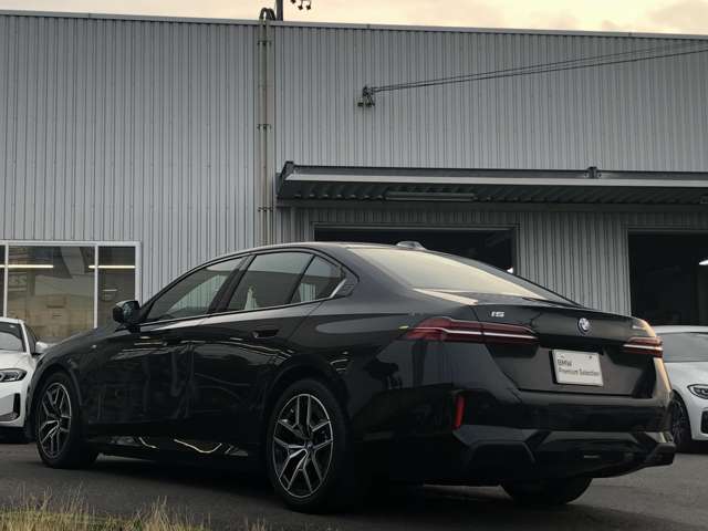 BMW Premium Selection保証では、ご購入後2年間に渡り走行距離無制限で、エンジン・ブレーキ・ミッション等のメイン部分に関しまして、万が一修理・整備が必要になりました際に部品・工賃無料にて対応いたします。