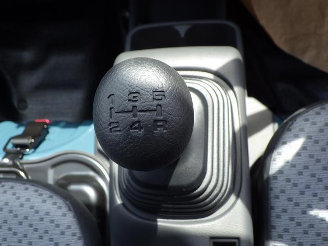 フロント5速ミッション車になります。