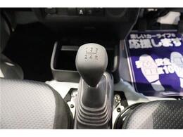 今となっては希少となっておりますマニュアル車！