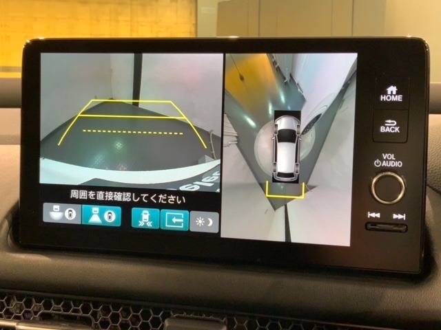 全方位モニターがついています！　車の周囲を360°安全確認できるので、普段の駐車はもちろんの事、縦列駐車や幅寄せの際にも活躍してくれますよ。