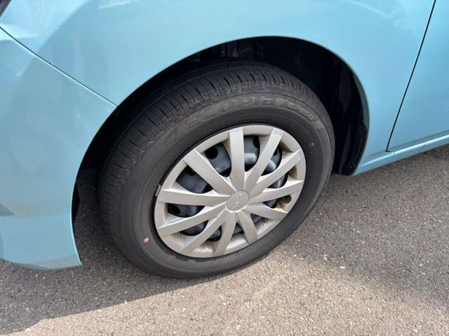 ☆お車についた傷やヘコミ、事故の修理もハヤシにお任せください。自社鈑金工場で修理ができますの安心です☆