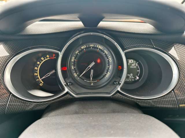 在庫に無いお車も、全国ネットにてお探しすることが可能ですのでお気軽にご相談下さい