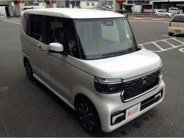 【届出済未使用車の得する価格】大量仕入れにより車両価格が割安な上重量税は払い込み済みで、登録月によっては取得税もかかりません。