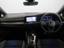 シンプルなデザインと一目でわかるスイッチの配置はPeoples　Car＝みんなの車という考えの現れです。各スイッチにはバックライトもついており、夜間でも安全に操作して頂けます。