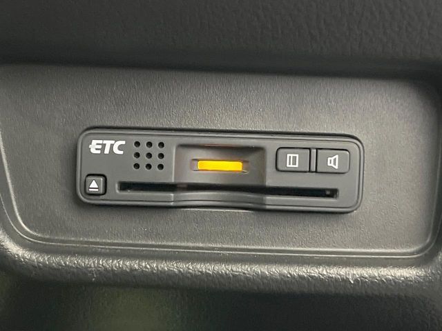 【ETC】高速道路の料金所をストレスなく通過！話題のスポットやサービスエリアに多い「スマートIC」利用時は必須のアイテムです。当店でセットアップを実施、ご納車当日からすぐにご利用いただけます！