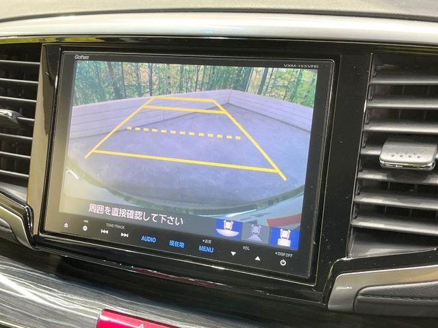 【バックカメラ】駐車時に後方がリアルタイム映像で確認できます。大型商業施設や立体駐車場での駐車時や、夜間のバック時に大活躍！運転スキルに関わらず、今や必須となった装備のひとつです！