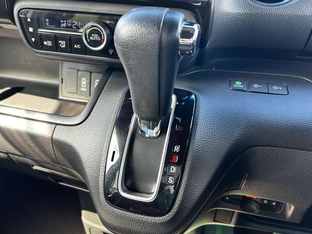◆気になる車はこちらの番号にお問い合わせください！なお、お電話での在庫の取り置きはできません。ご来場の際は、商談が重なる事が増えていますので事前に在庫有無をご確認ください！！◆