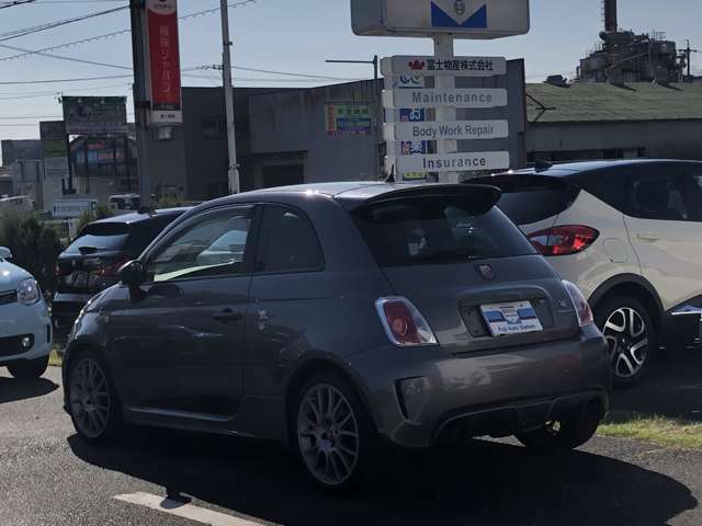 弊社の展示車両は自信を持ってご案内させて戴きます。是非ともその目で実車をご覧頂きたいと考えております。また、遠方よりお越しの方には、最寄りのJR駅への送迎も可能です。