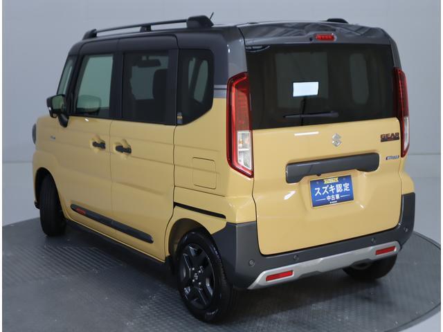 バックドアは大きく開くので荷物も楽々載せられます！ステップの位置も低くシートを倒せば自転車も載せられます◎