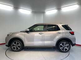 弊社営業時間は朝9：30から夕方18：00です♪