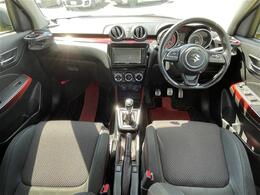 こちらインパネ全体の写真になります。納車はおおむね2週間程度（必要書類の状況により）で行っております。人気の車両になりますので、お早目のご検討をおすすめします。当店自慢の一台です！