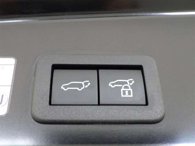 トヨタ認定中古車保証付！（1年間、距離無制限　HV車はHV保証付）　別途延長保証もご用意しております♪　ぜひ現車を確認にご来店ください
