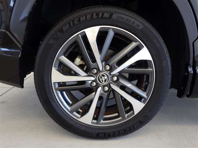 トヨタ認定中古車保証付！（1年間、距離無制限　HV車はHV保証付）　別途延長保証もご用意しております♪　ぜひ現車を確認にご来店ください