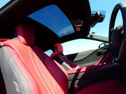 ☆カーセンサー認定中古車☆　第三者機関による内外装の鑑定書付！☆全車修復歴無し☆　安心してお乗りいただけるお車のみ取り揃えております。☆アフターサービスもお任せ☆　自社指定工場で整備いたします