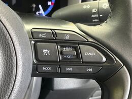 【レーダークルーズコントロール】高速道路での長距離走行が楽に！！自動で速度を保つクルーズコントロールが、衝突軽減システムと連携し、前方の車両を感知して車間を保つように速度調節してくれます！！