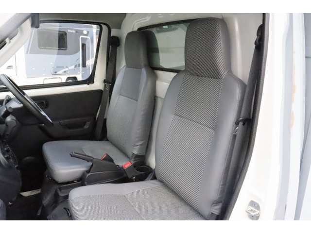 移動販売車　キッチンカー　ケータリングカーをお探しの客様は、フジカーズジャパン神戸西宮へ是非お越し下さい！