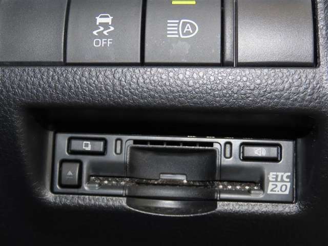 ETC車載器付き！これからのシーズン、是非遠出や旅行へ！快適なお時間を演出致しますよ！