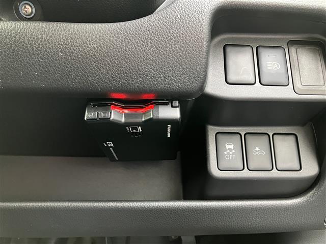 高速道路を利用するなら必需品！！ETC付きなので料金所での支払がなくスムーズにゲートを通過出来るので非常に便利です！！
