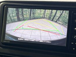 【バックカメラ】駐車時に後方がリアルタイム映像で確認できます。大型商業施設や立体駐車場での駐車時や、夜間のバック時に大活躍！運転スキルに関わらず、今や必須となった装備のひとつです！