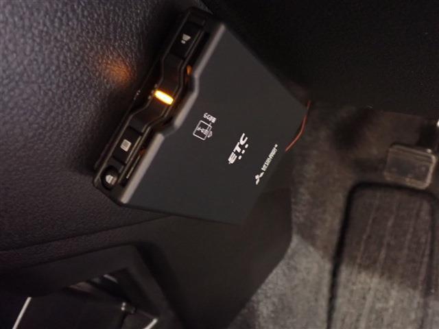 【両側電動スライドドア・e-Assist・障害物センサー・全方位カメラ・シートヒーター・LEDヘッドライト・スマートキー・純正AW】純正メモリーナビ・DVD再生Bluetooth・ETC・ドライブレコーダー
