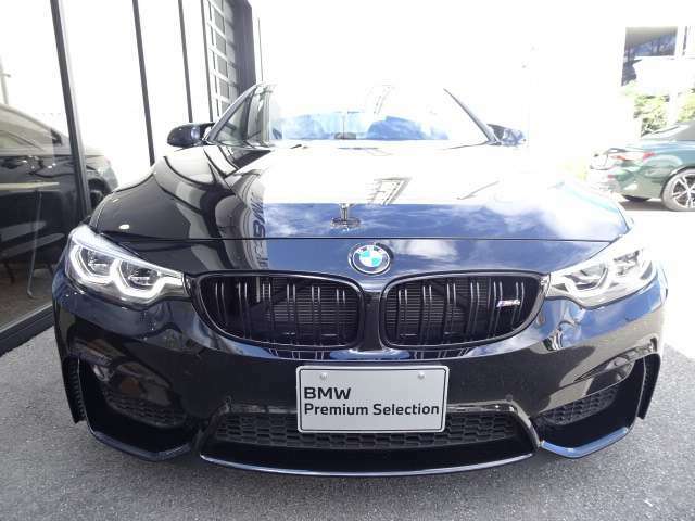 BMWの代名詞の【キドニーグリル】グリルが腎臓のように見えるので【キドニー】と呼ばれるようになりました。一目見ただけでBMWであると認識できる確固たるアイコンとして存在感を放ちます。