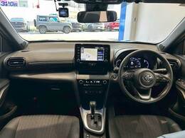 コックピット。車内もキレイで嫌な臭いもありません！ご納車後の臭いが付きにくくなる「空気触媒コーティング」もあります。