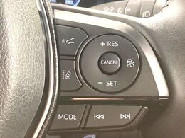 【トヨタセーフティセンス】走行中に前方の車両等を認識し、衝突しそうな時は警報とブレーキで衝突回避と被害軽減をアシスト。より安全にドライブをお楽しみいただけます。