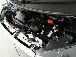 エンジンは車の心臓部分です。このエンジンルームが汚いとトラブルの基になります。当店は専用の液剤を使って徹底的に綺麗にします。