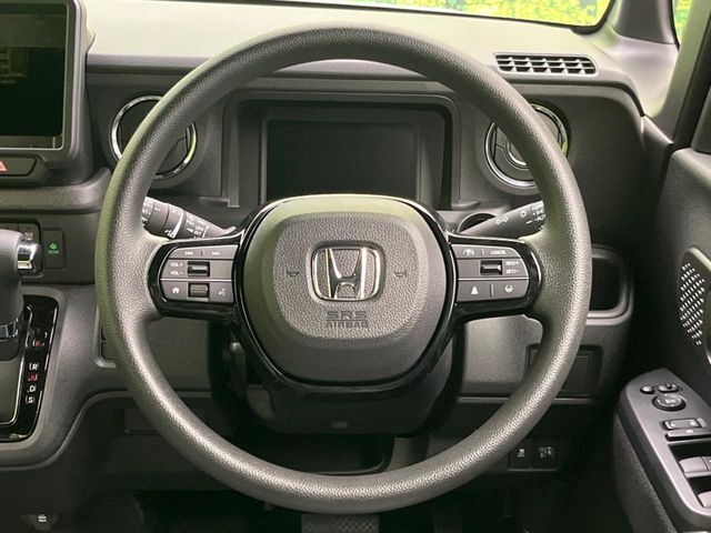 【ステアリングスイッチ】運転中、前方から目線をそらすことなく、オーディオ等の操作が可能な便利機能！安心＆快適なドライブを演出してくれます♪