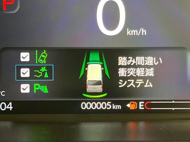 【コーナーセンサー】バンパーに付いたセンサーが障害物を検知！一定の距離に近づくとアラートで教えてくれます♪狭い駐車スペースや車庫入れ時も安心ですね☆